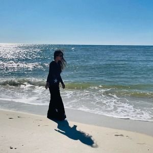 Meet your Posher, Gonzalez